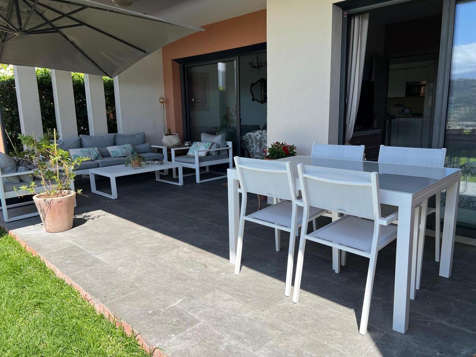 Joli 3 Pieces Ensoleille Sur Les Hauteurs De Nizza